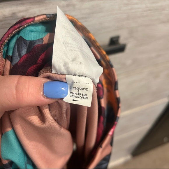 NIKE DRI FIT ONE ICON CLASH FLORAL BIKE TRAINING SHORTS WOMEN S - Picture 6 of 7